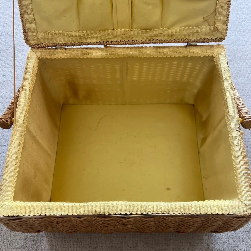 Vintage JCPenney Wicker Sewing Basket Woven Striped Yarn Lid Yellow Lining Japan